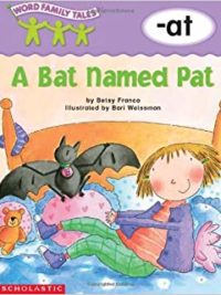 [Sách] Word Family Tales (-at: A Bat Named Pat) – Sách giấy gáy xoắn